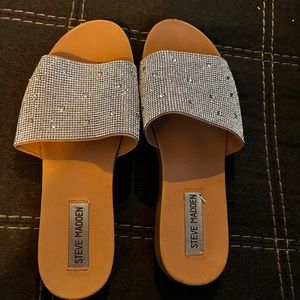 Steve Madden rhinestone slide